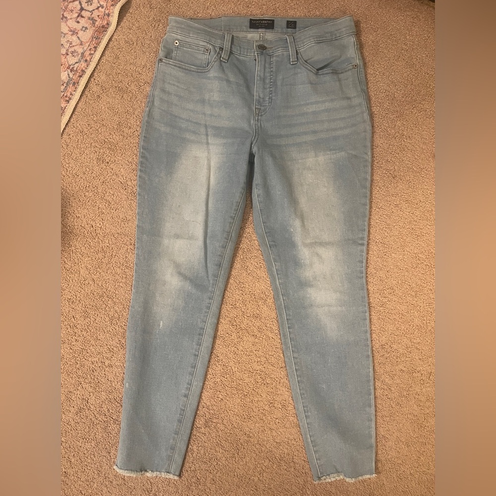 Lucky brand light denim skinny jeans a with frayed hem